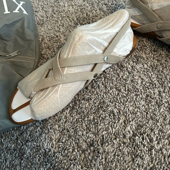 Franco Sarto Gretchen strappy leather sandal gray. Mislabeled 6… really size 9.5 - Picture 3 of 9